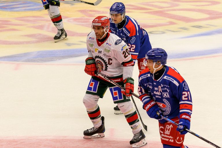 Joel Lundqvist, Frölunda HC och John Dahlström samt Brian Cooper, IK Oskarshamn