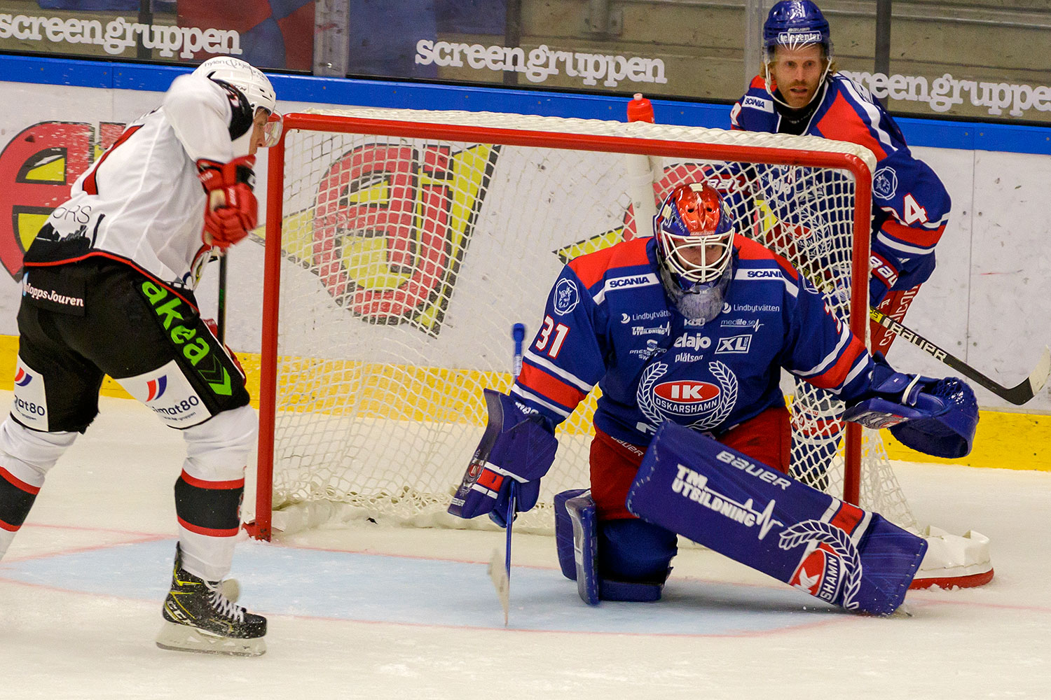 Tim Juel och Philip Samuelsson i IK Oskarshamn i match mot Malmö.