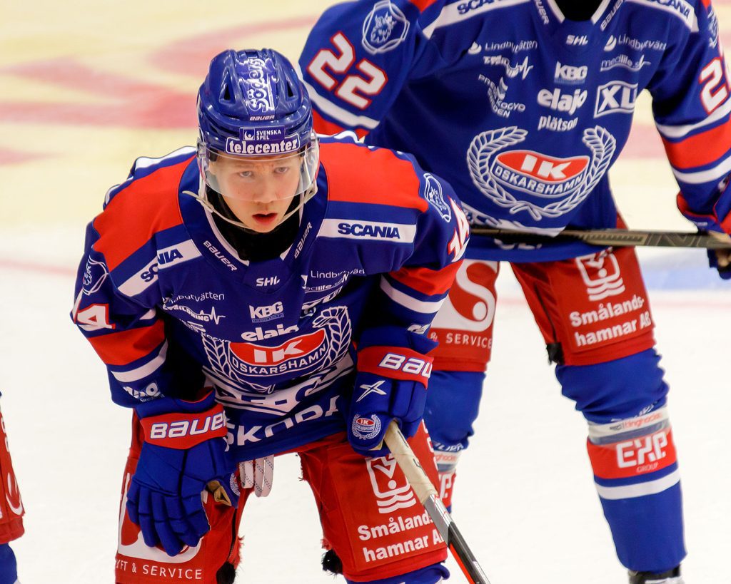 Mikkel Öby-Olsen, IK Oskarshamn med John Dahlström i bakgrunden