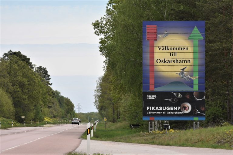 Välkomstskylt vid infarten till Oskarshamn