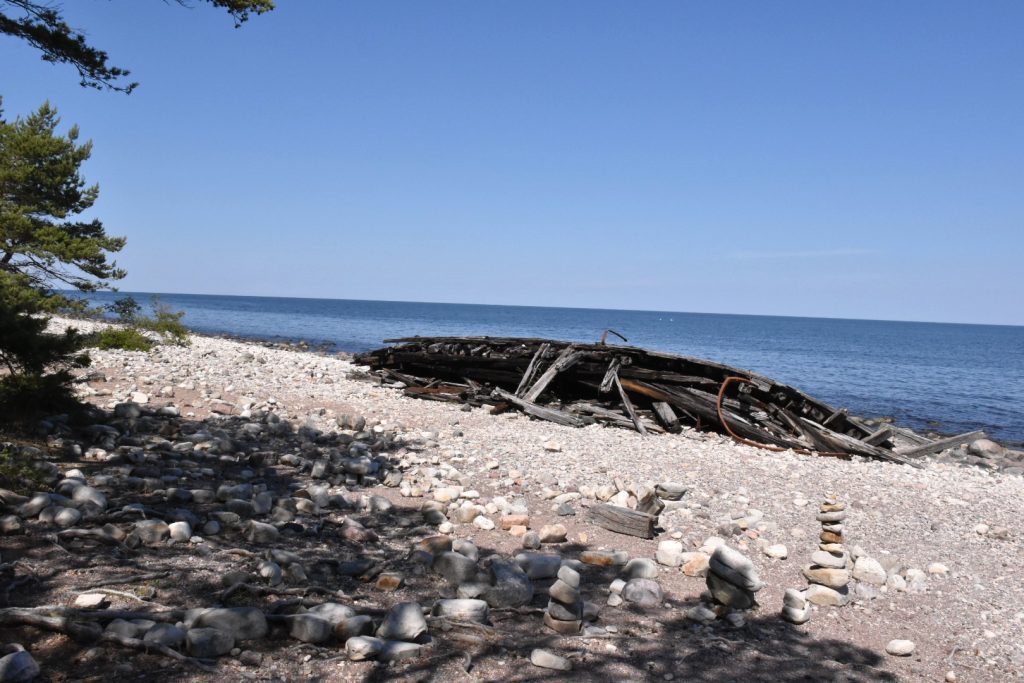 Vraket Swiks ligger på en strand på norra Öland