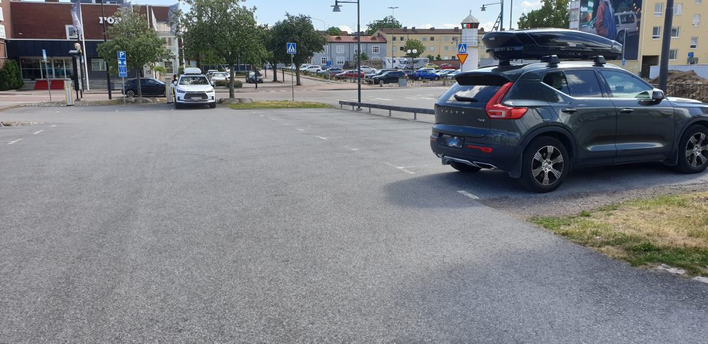 Parkeringen mittemot Forum i Oskarshamn