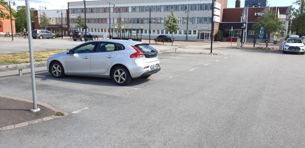 Parkeringen mittemot Forum i Oskarshamn