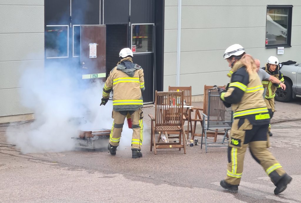 Praktiskt moment med brand i terräng med risk för byggnad