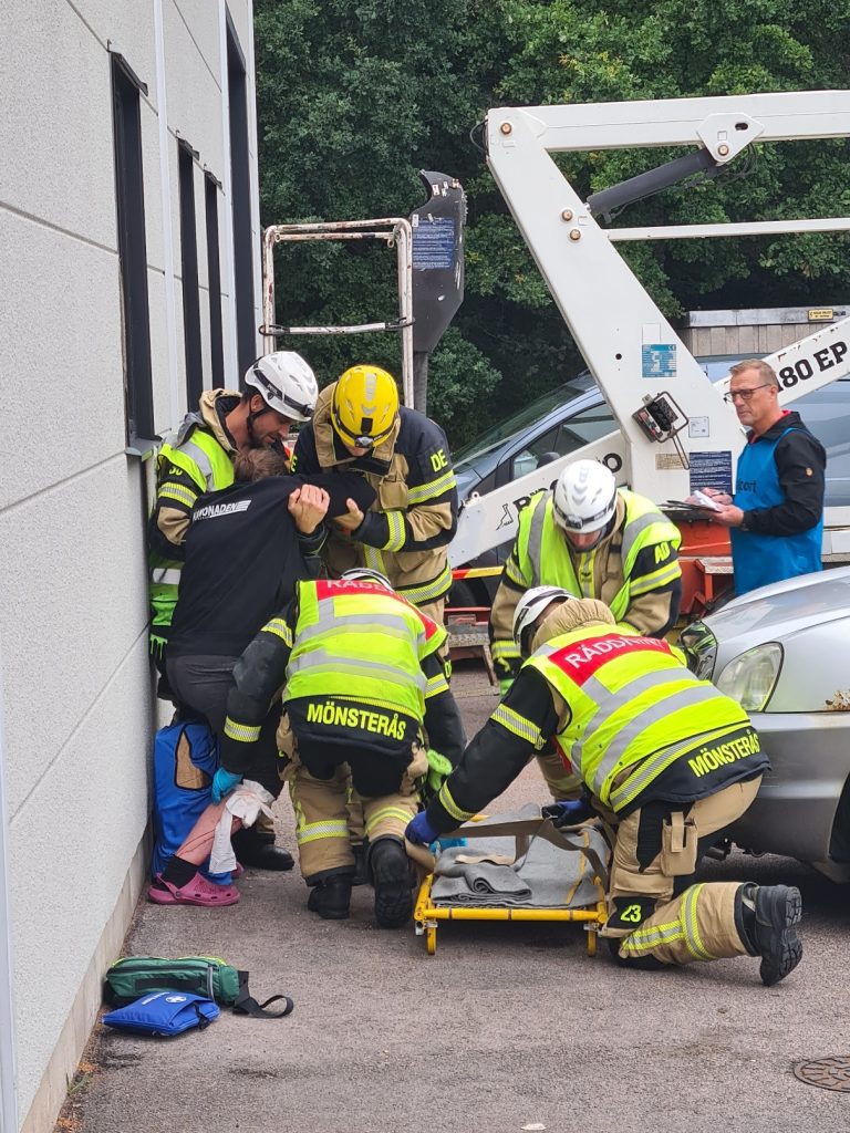 Praktiskt moment med trafikolycka och en påkörd person