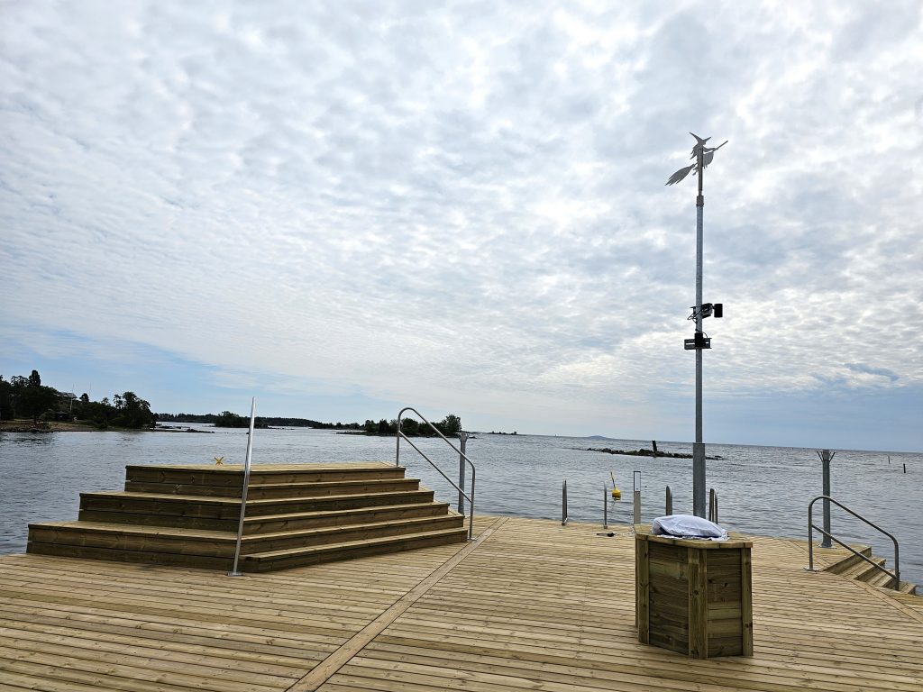 Den nya badbryggan vid Havslätts badplats i Oskarshamn