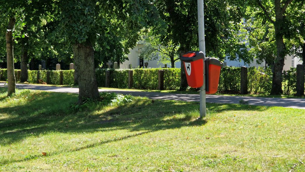 Hundlatriner i Påskallavik