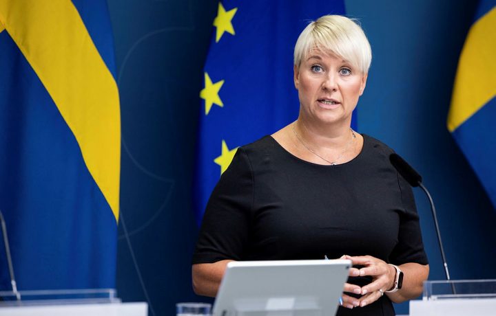 Äldre- och socialförsäkringsminister Anna Tenje