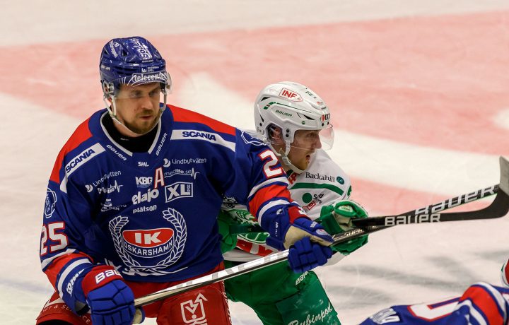 Johannes Salmonsson, IK Oskarshamn, i en kvartsfinal mot Rögle BK