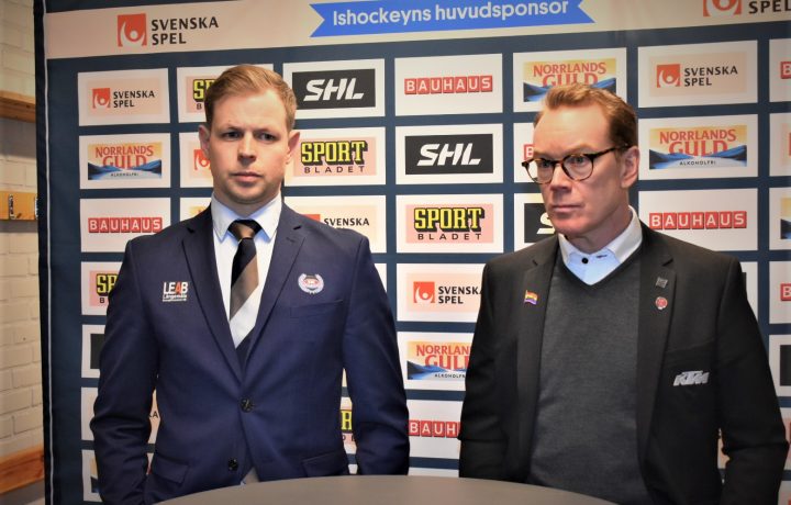 IK Oskarshamns tränare Martin Filander och Örebros tränare Niklas Eriksson pratar på en pressträff