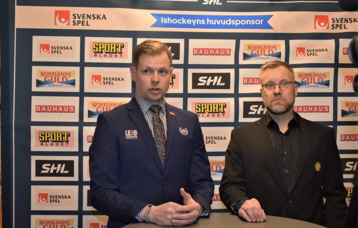 IK Oskarshamns tränare Martin Filander och Brynästränaren Mikko Manner pratar på en pressträff