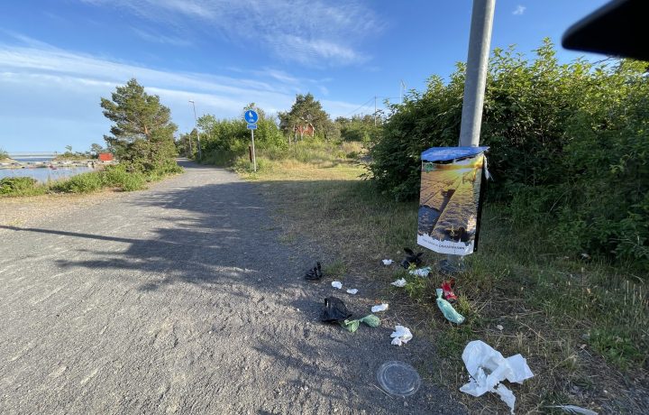 Nedskräpning vid Ernemar i Oskarshamn