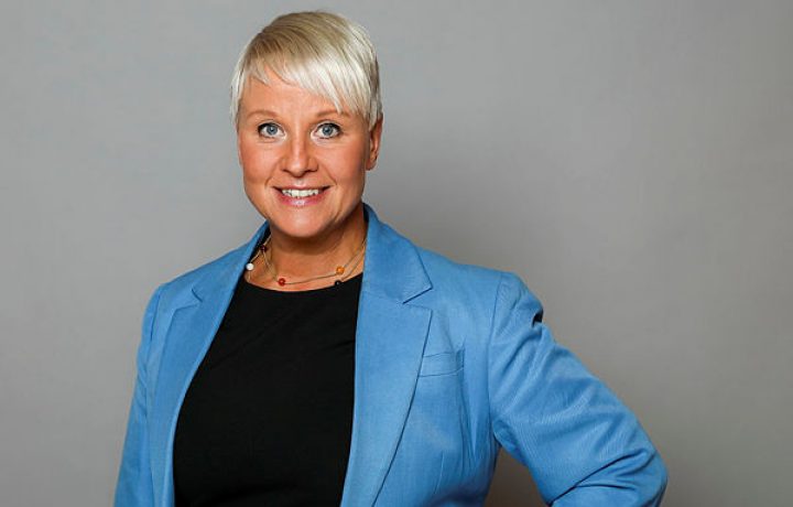 Anna Tenje, äldre- och socialförsäkringsminister