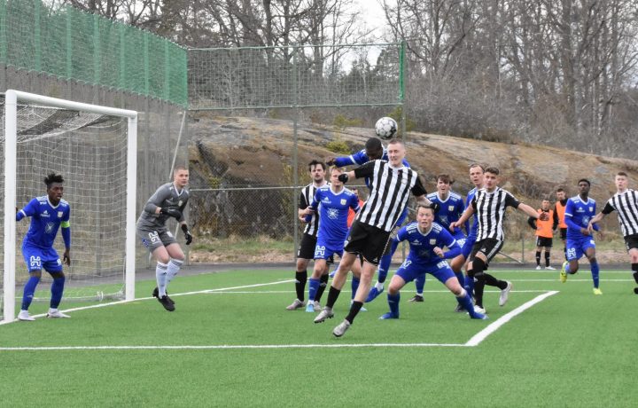 Bild från fotbollsmatch mellan Högsby IK och Asarum