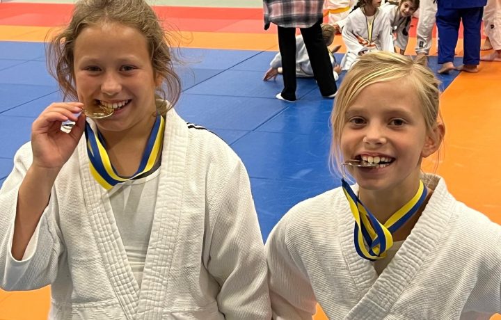 Alva Malm och Leira Esselvall Locxter Judo Oskarshamn