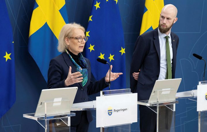 Generaldirektören för Myndigheten för samhällsskydd och beredskap, MSB, Charlotte Petri Gornitzka och minister för civilt försvar Carl-Oskar Bohlin