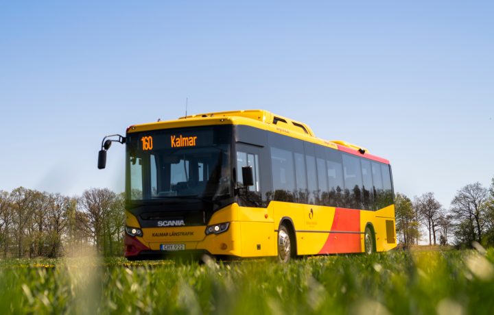 Regionbuss Kalmar KLT på landsbygden