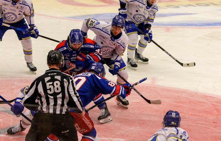 Spelbild från match mellan IK Oskarshamn och Leksand