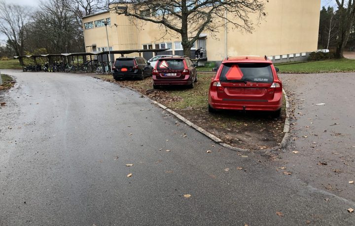 Parkering vid Vallhallaskolan i Oskarshamn