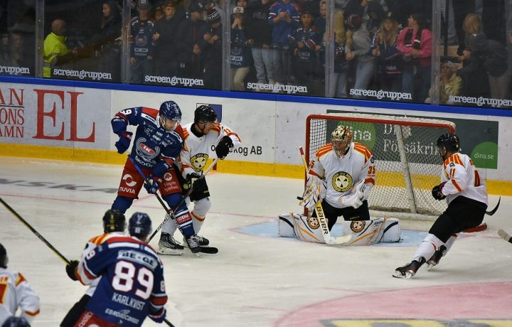 Bild från hockeymatch mellan IK Oskarshamn och Brynäs IF