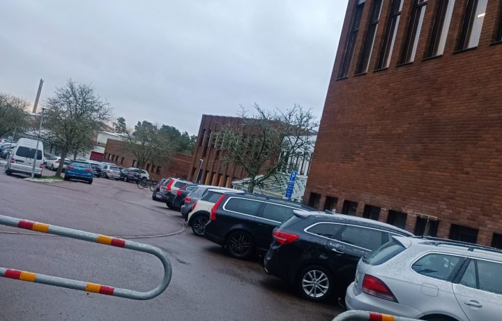 Parkering vid Kristinebergskolan i Oskarshamn