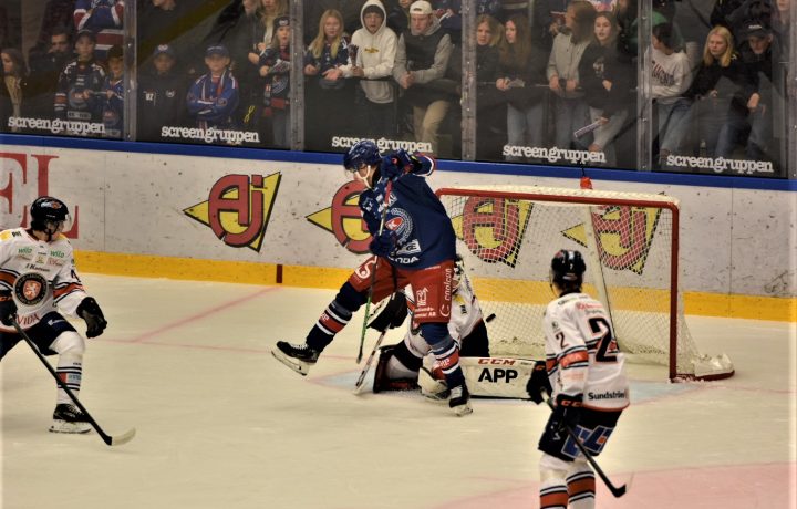 Joakim Thelin gör mål mot Växjö. Foto: Peter A Rosén