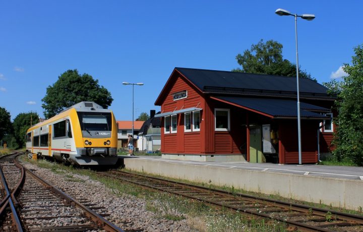 Mörlunda järnvägsstation