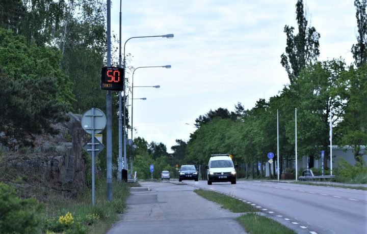 Kommunen mäter hastigheten på Östersjövägen i Oskarshamn