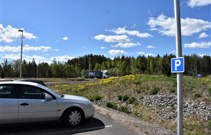 Samåkningsparkering i Glahytt, utanför Högsby