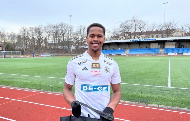 Zakaria Sawo, Oskarshamns AIK, tittar in i kameran med ett leende