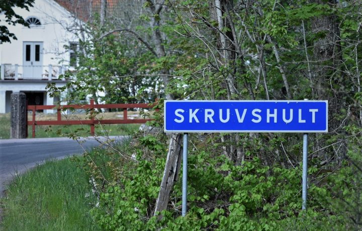 Ortsskylt Skruvshult