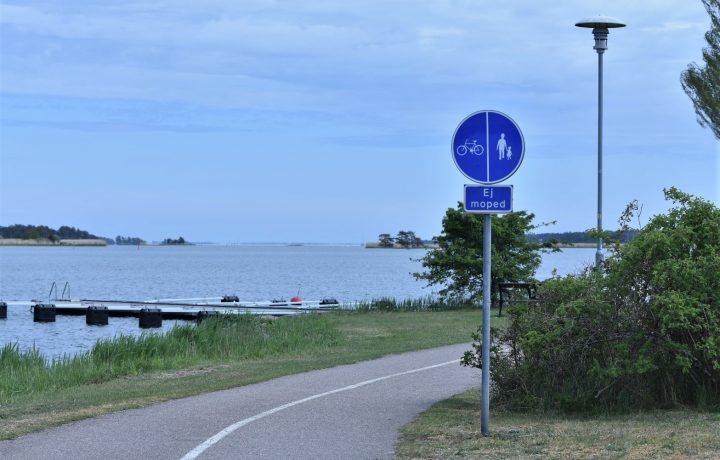 Gång- och cykelväg på Södra kajen i Mönsterås