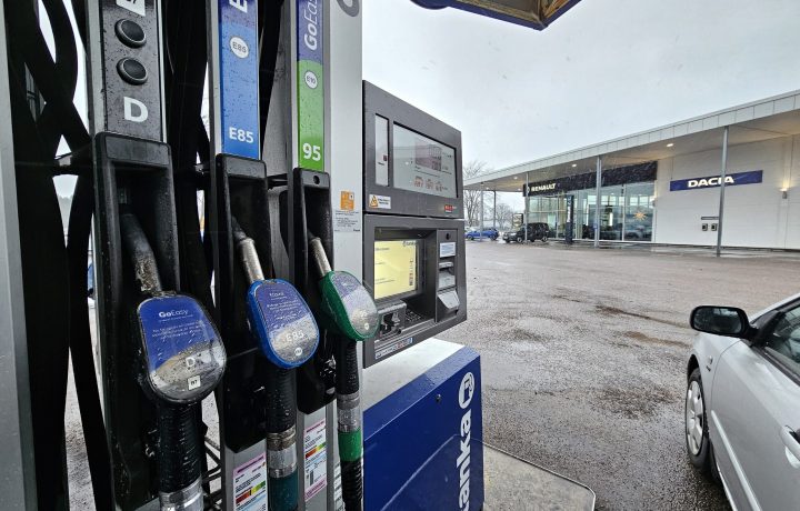 Tanka, bensin, diesel, E85, drivmedel Tanka-stationen i Oskarshamn, vid Skobes